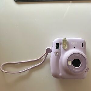Lilac Fujifilm Instax Mini 11 Instant Camera